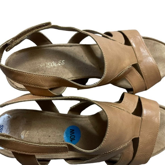 AEROSOLES Shoes - Ladies Aerosols Wedges wide width